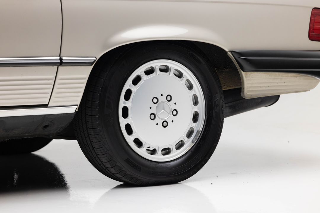 1989 Mercedes-Benz 560 SL