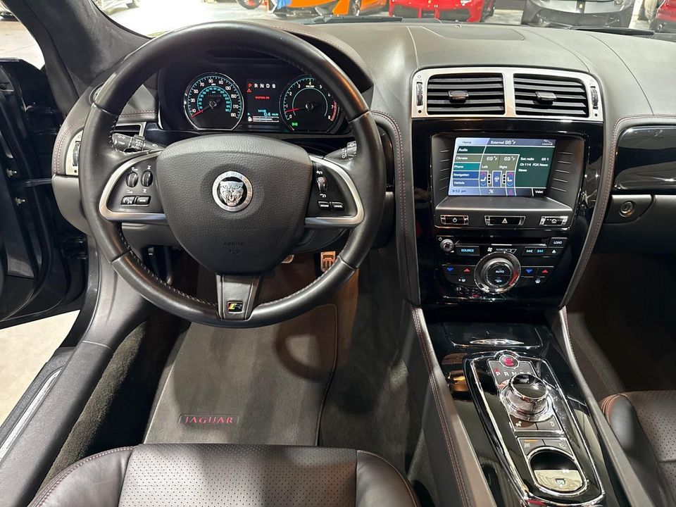 2013 Jaguar XKR