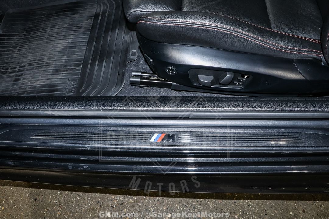 2011 BMW 1M