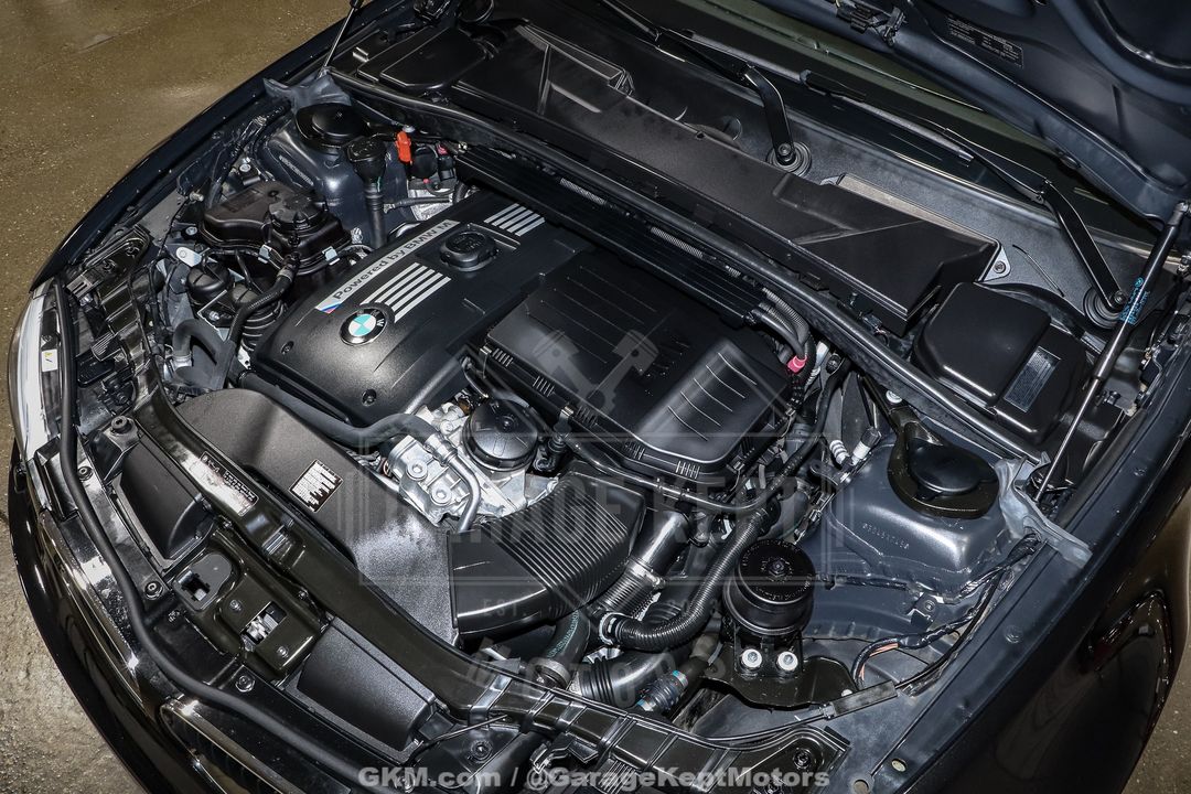 2011 BMW 1M