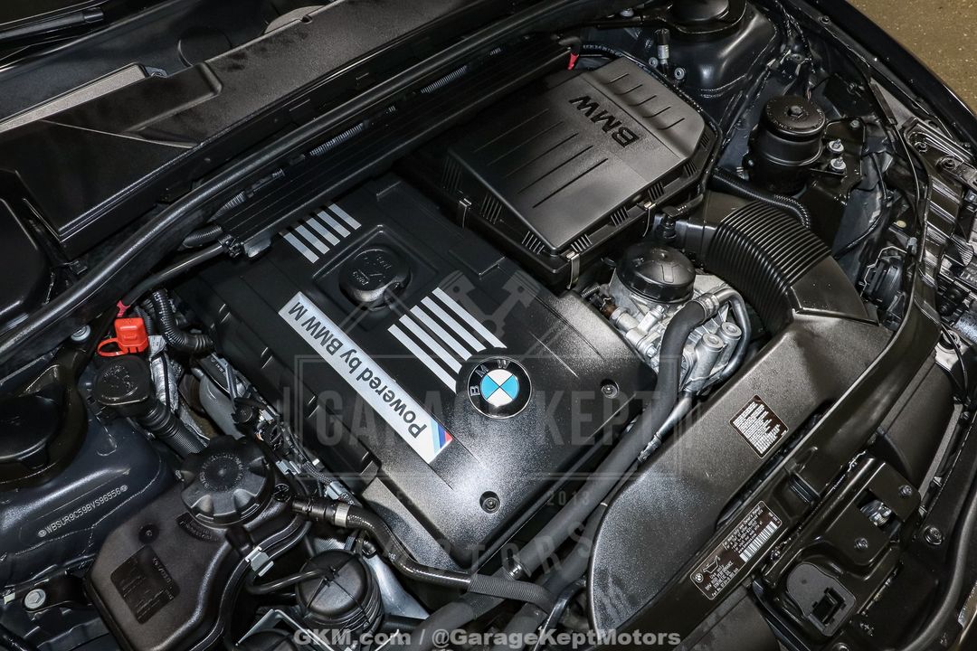 2011 BMW 1M
