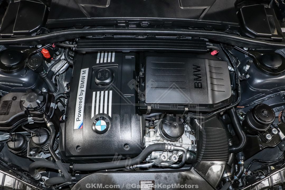 2011 BMW 1M