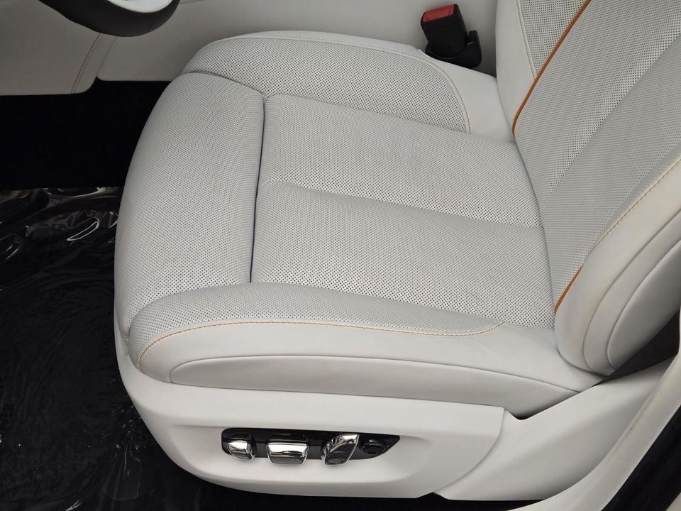 2025 Rolls-Royce Ghost