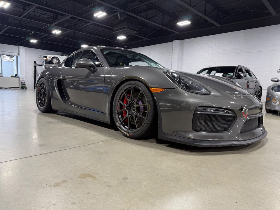 2016 PORSCHE CAYMAN GT4
