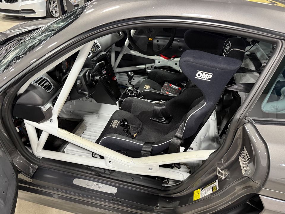 2016 PORSCHE CAYMAN GT4