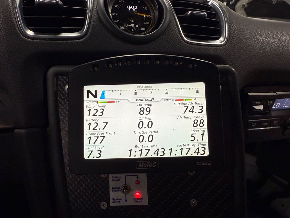 2016 PORSCHE CAYMAN GT4