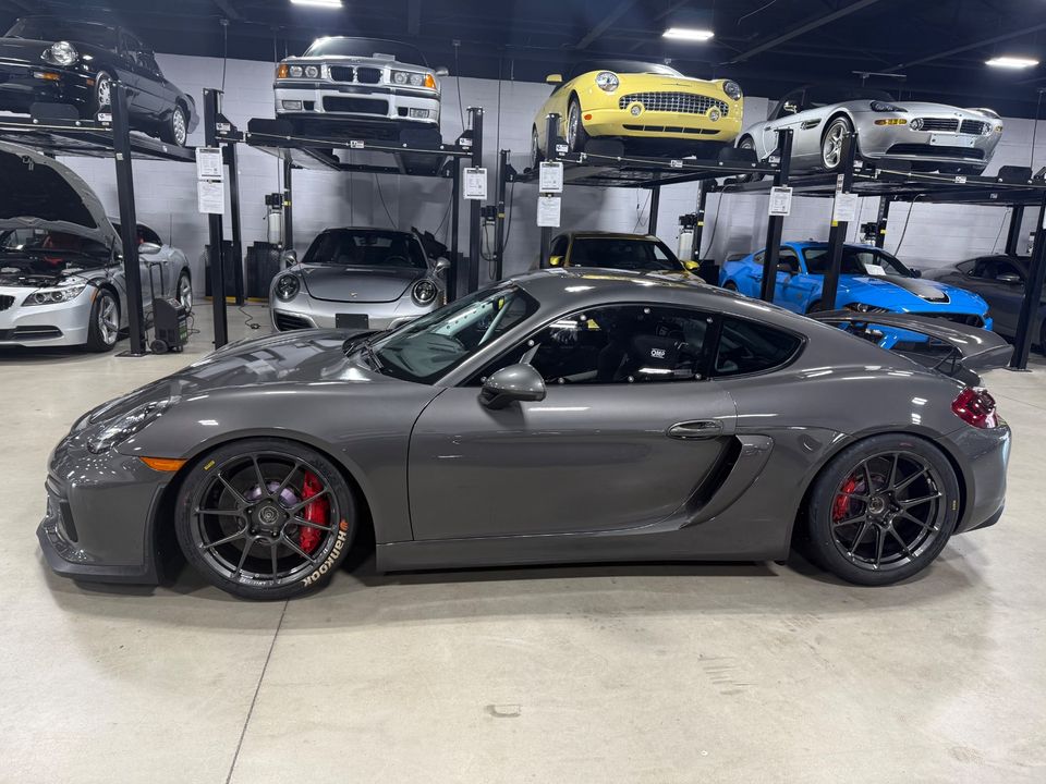 2016 PORSCHE CAYMAN GT4
