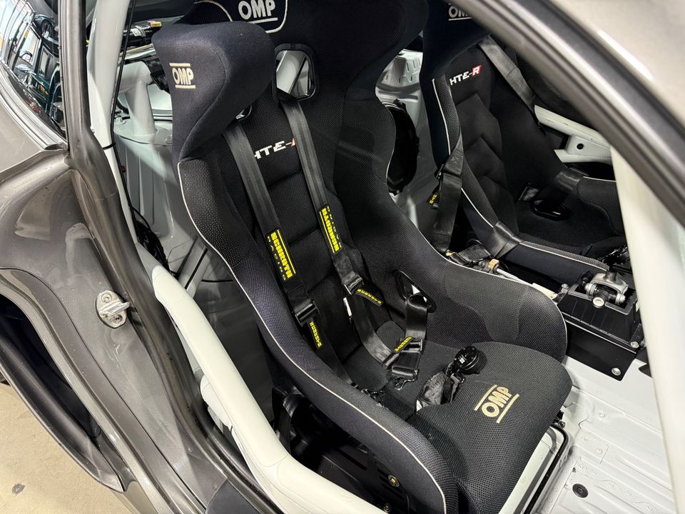 2016 PORSCHE CAYMAN GT4