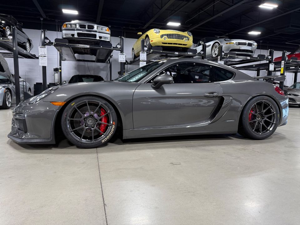 2016 PORSCHE CAYMAN GT4