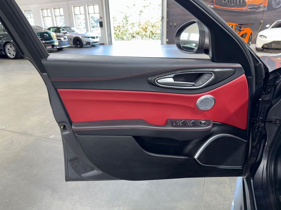 2017 Alfa Romeo Giulia Quadrifoglio