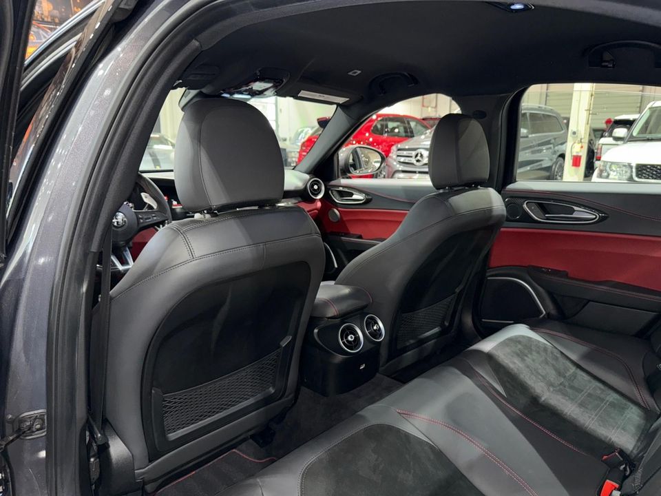2017 Alfa Romeo Giulia Quadrifoglio