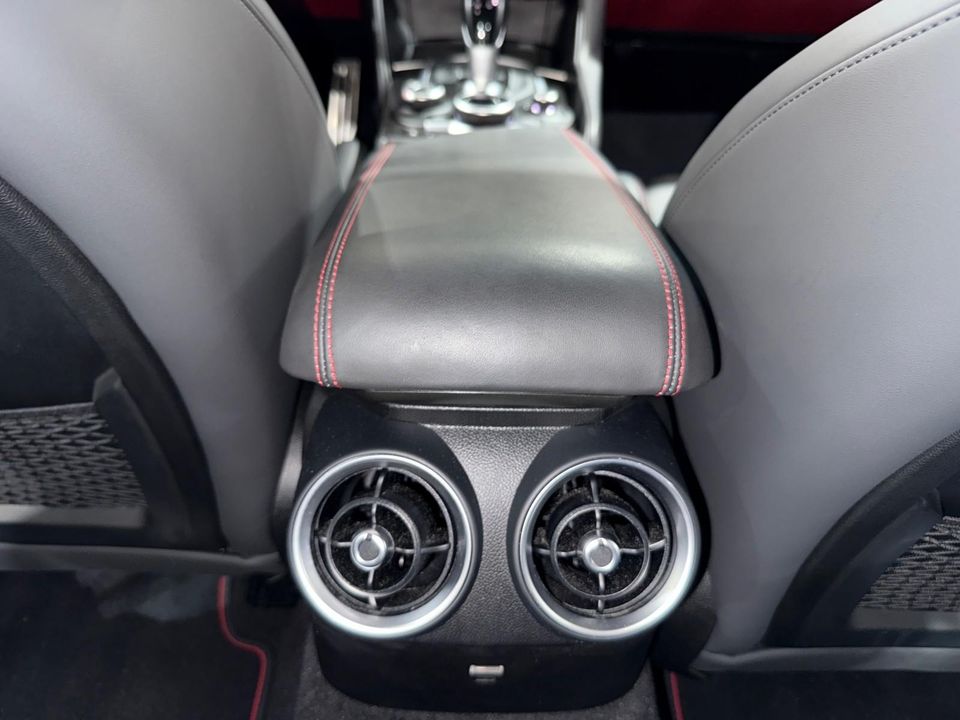2017 Alfa Romeo Giulia Quadrifoglio