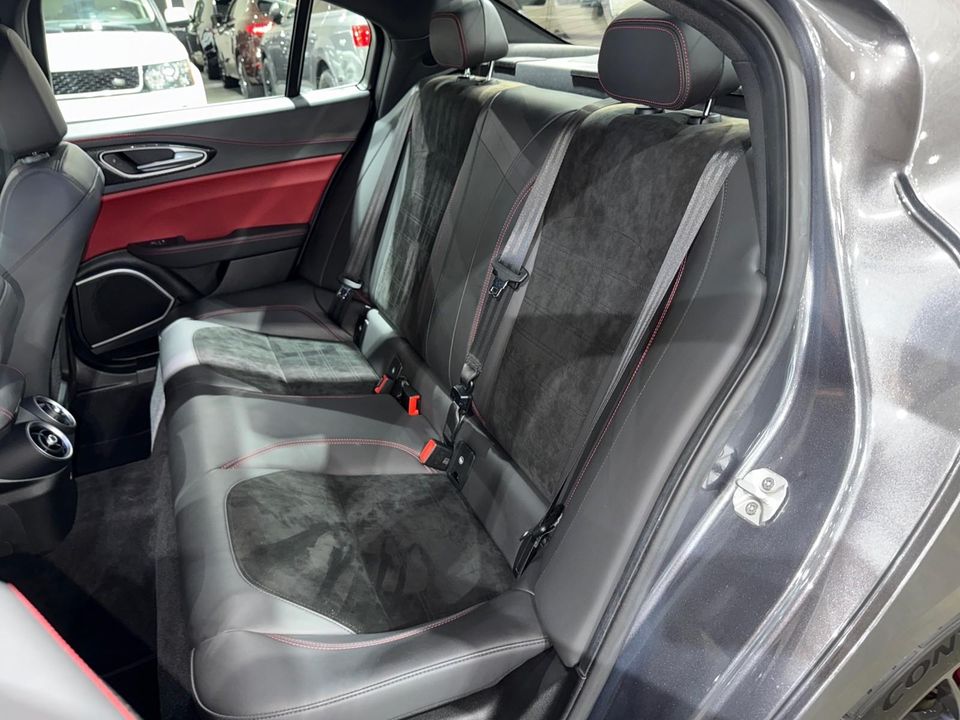 2017 Alfa Romeo Giulia Quadrifoglio