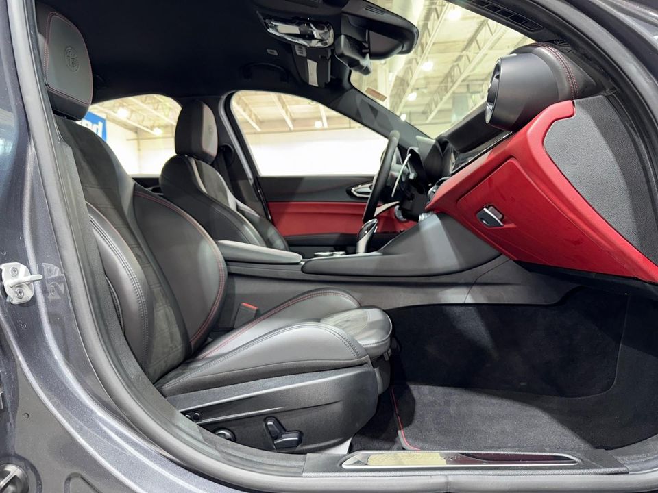 2017 Alfa Romeo Giulia Quadrifoglio
