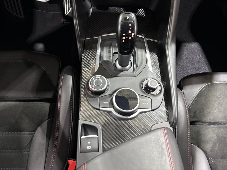 2017 Alfa Romeo Giulia Quadrifoglio