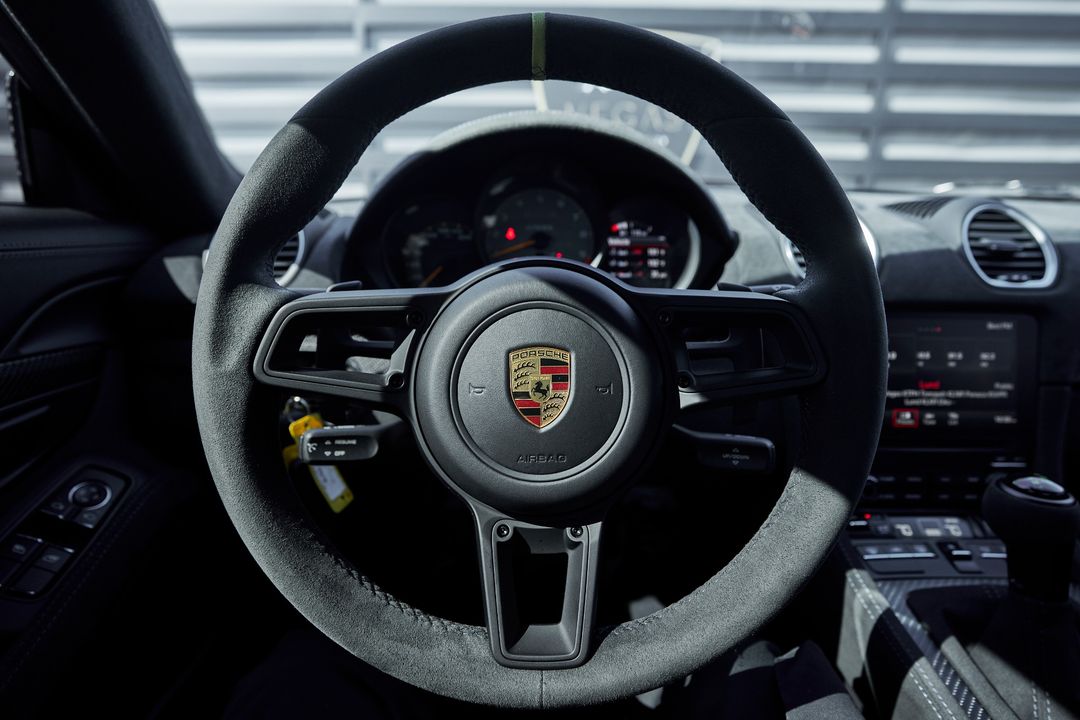 2023 Porsche 718 Cayman