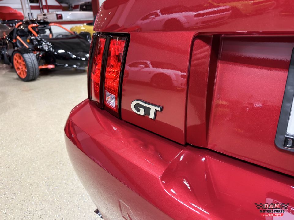 2004 Ford Mustang