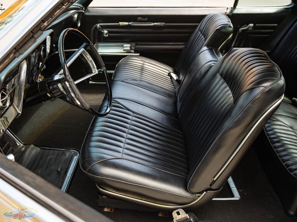1966 Oldsmobile Toronado Deluxe