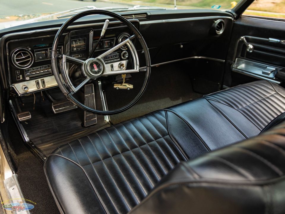 1966 Oldsmobile Toronado Deluxe