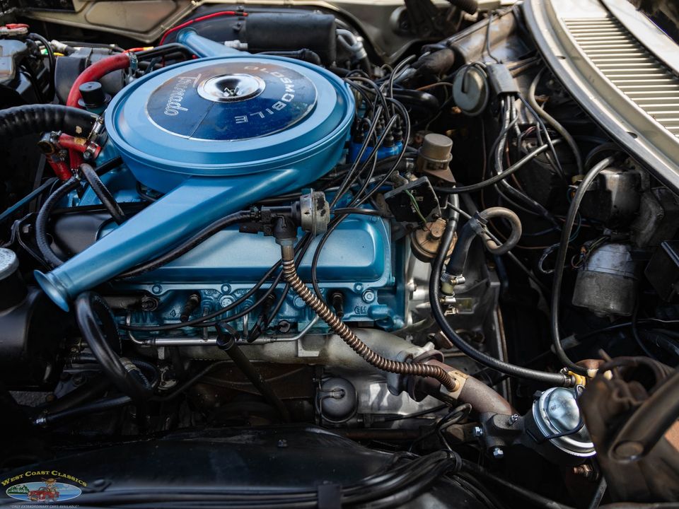 1966 Oldsmobile Toronado Deluxe
