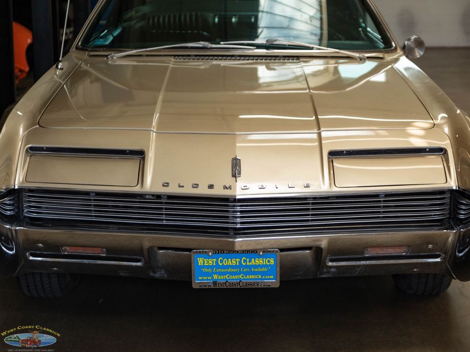 1966 Oldsmobile Toronado Deluxe