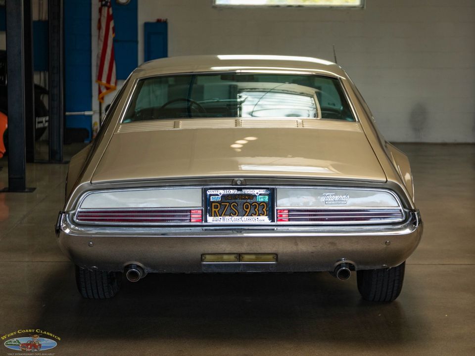 1966 Oldsmobile Toronado Deluxe