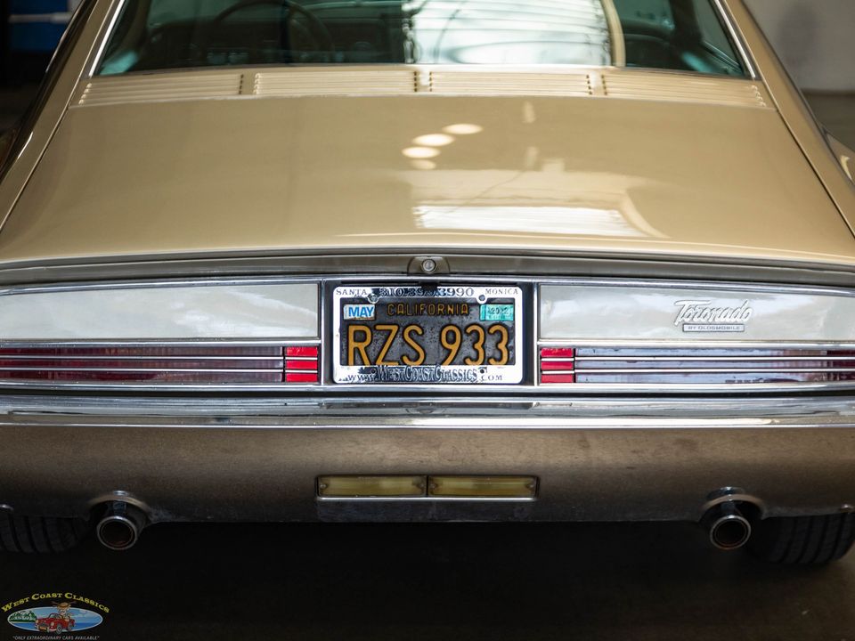 1966 Oldsmobile Toronado Deluxe