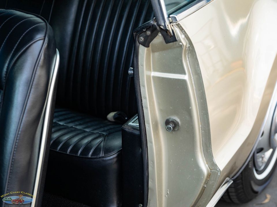 1966 Oldsmobile Toronado Deluxe