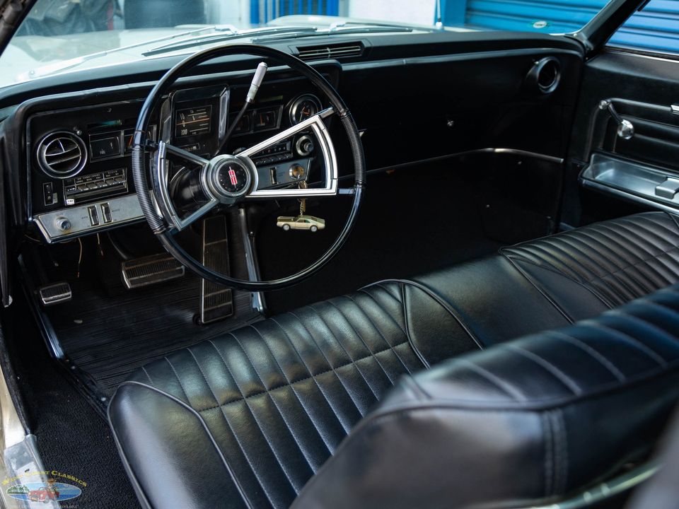 1966 Oldsmobile Toronado Deluxe