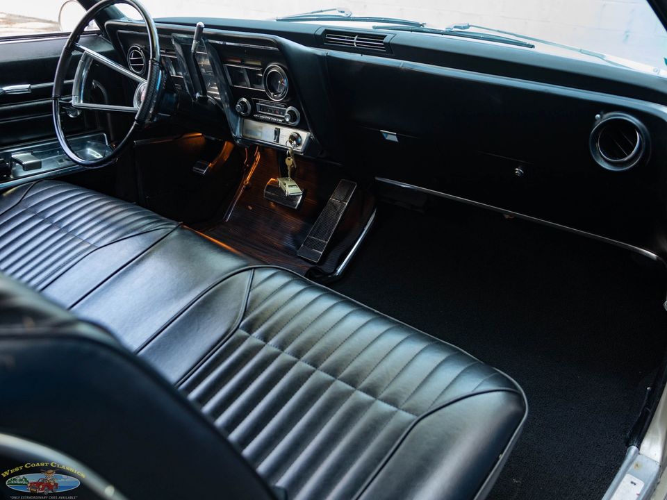 1966 Oldsmobile Toronado Deluxe