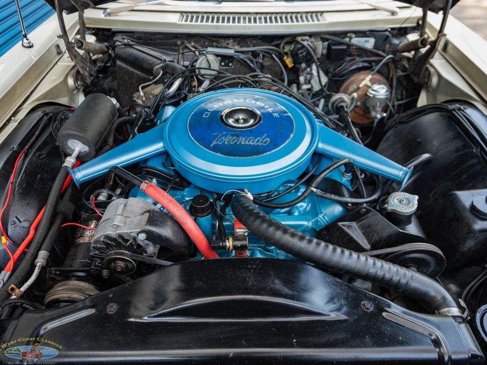 1966 Oldsmobile Toronado Deluxe