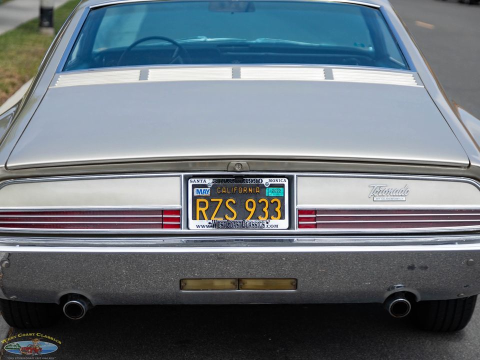 1966 Oldsmobile Toronado Deluxe