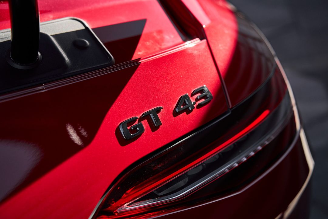 2024 Mercedes-Benz AMG   GT 43