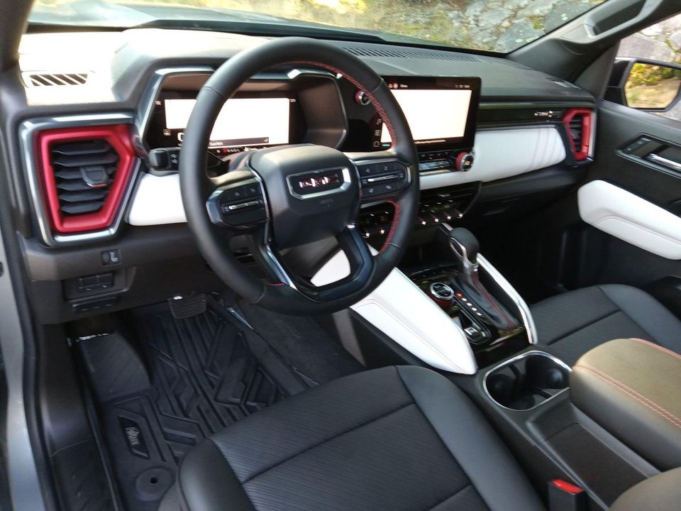 2024 GMC Canyon