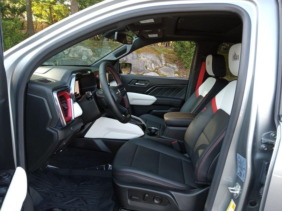 2024 GMC Canyon