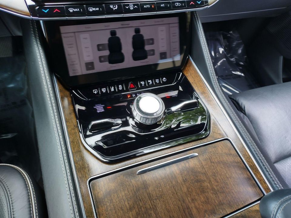 2022 Jeep Grand Wagoneer