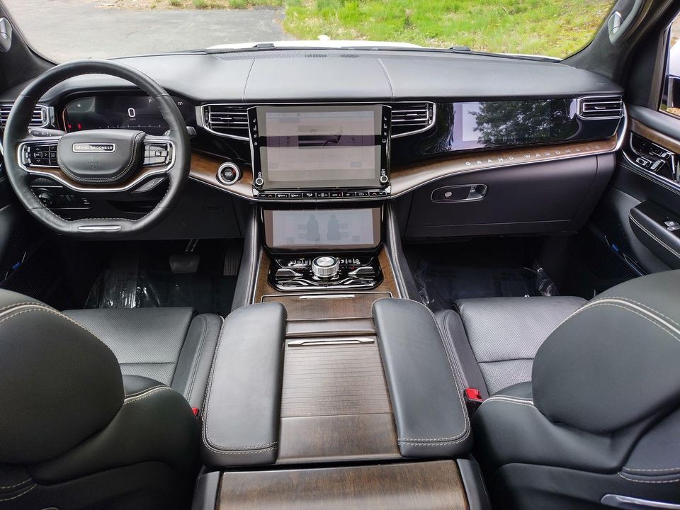 2022 Jeep Grand Wagoneer