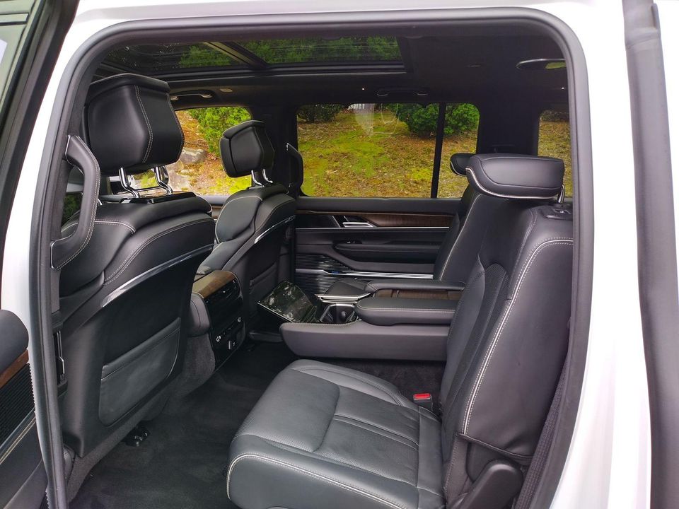 2022 Jeep Grand Wagoneer