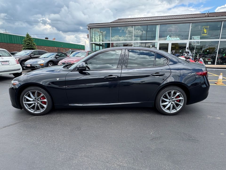 2022 Alfa Romeo Giulia