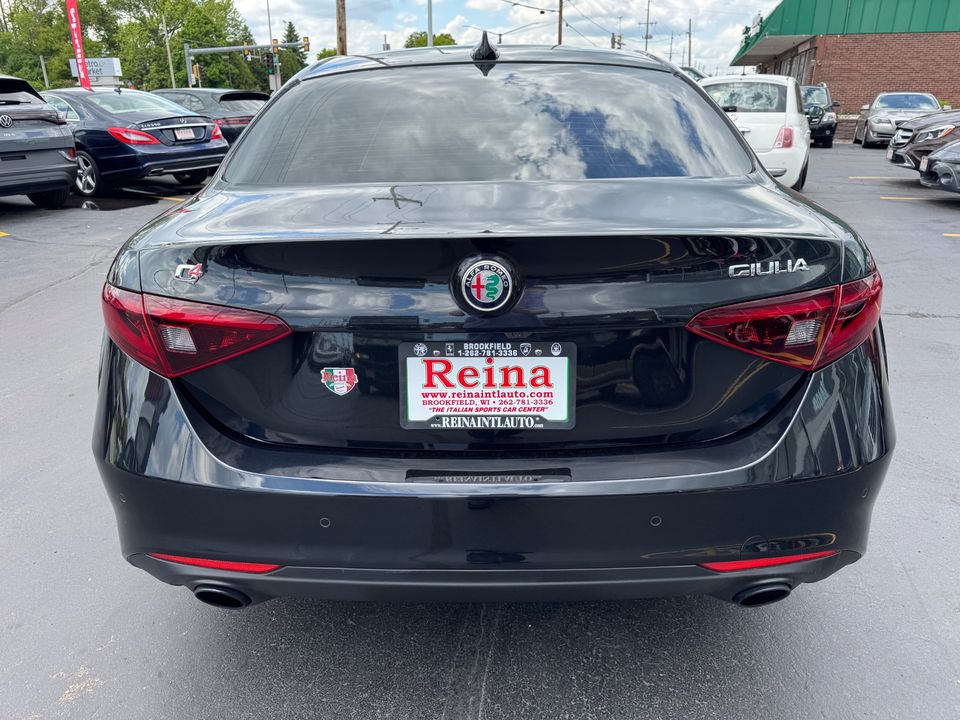 2022 Alfa Romeo Giulia