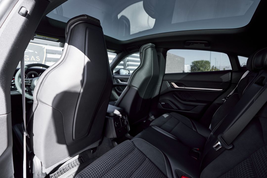 2025 Porsche Taycan