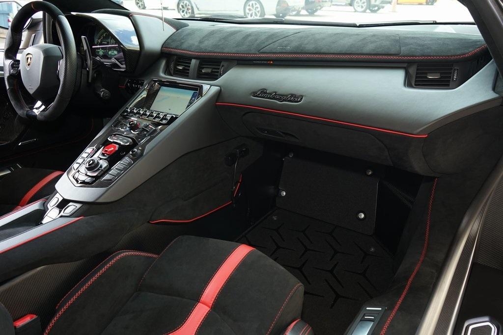 2021 Lamborghini Aventador SVJ