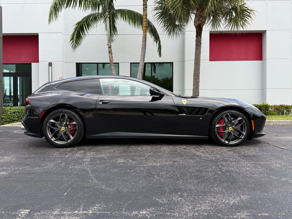 2018 Ferrari GTC4Lusso T
