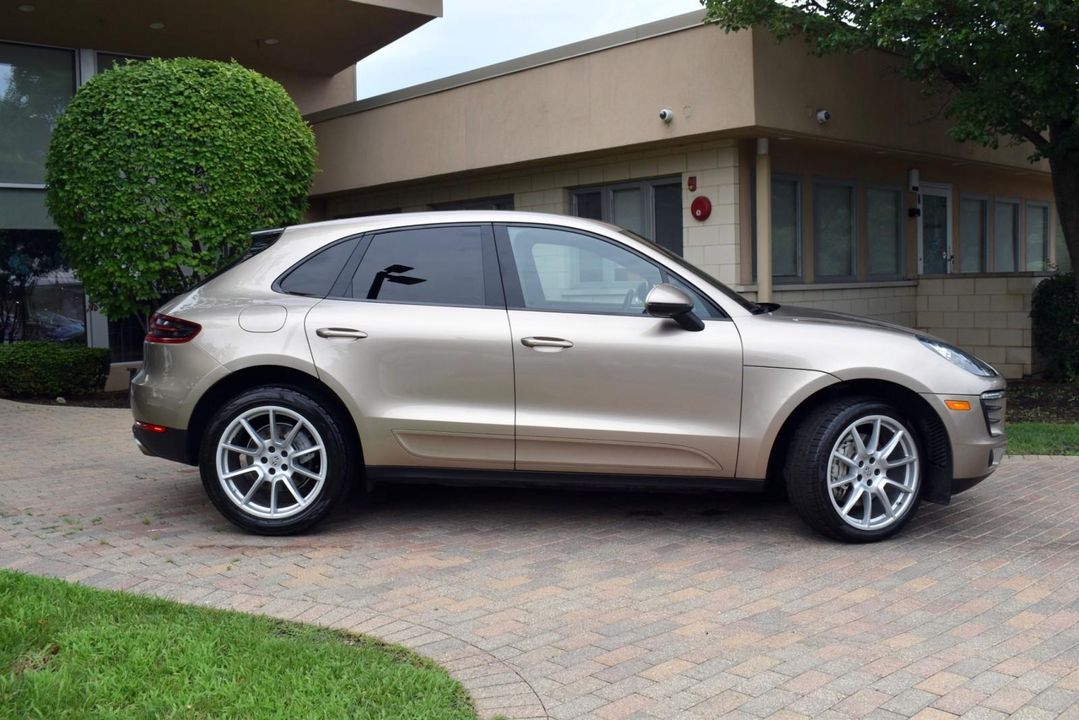 2017 Porsche Macan
