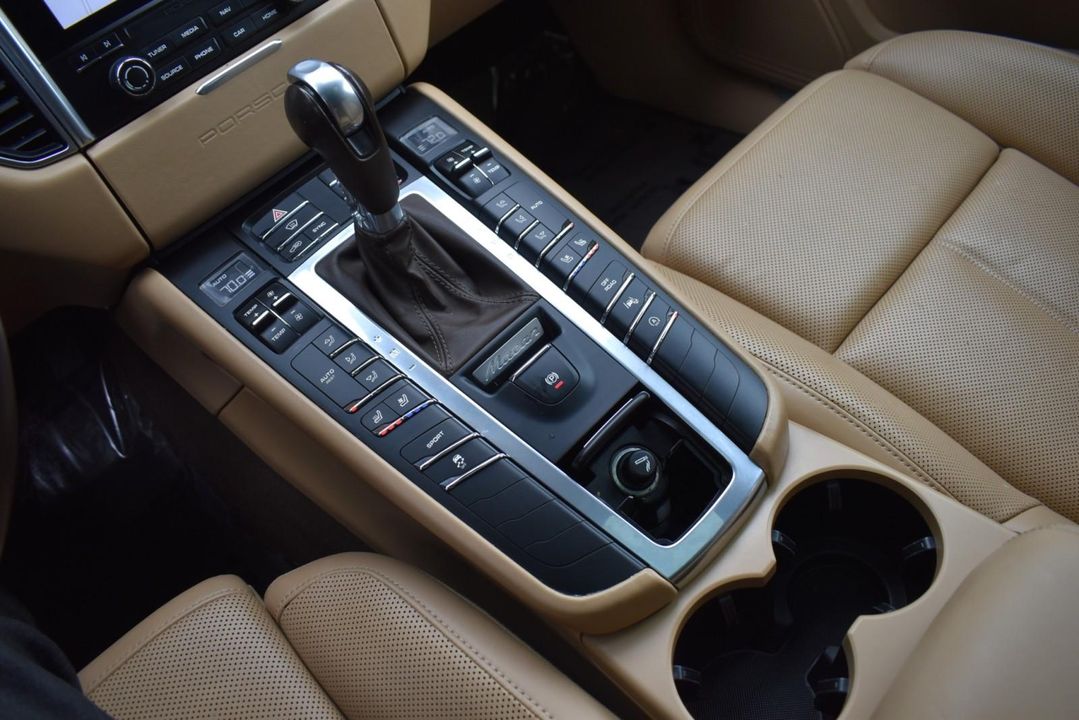 2017 Porsche Macan