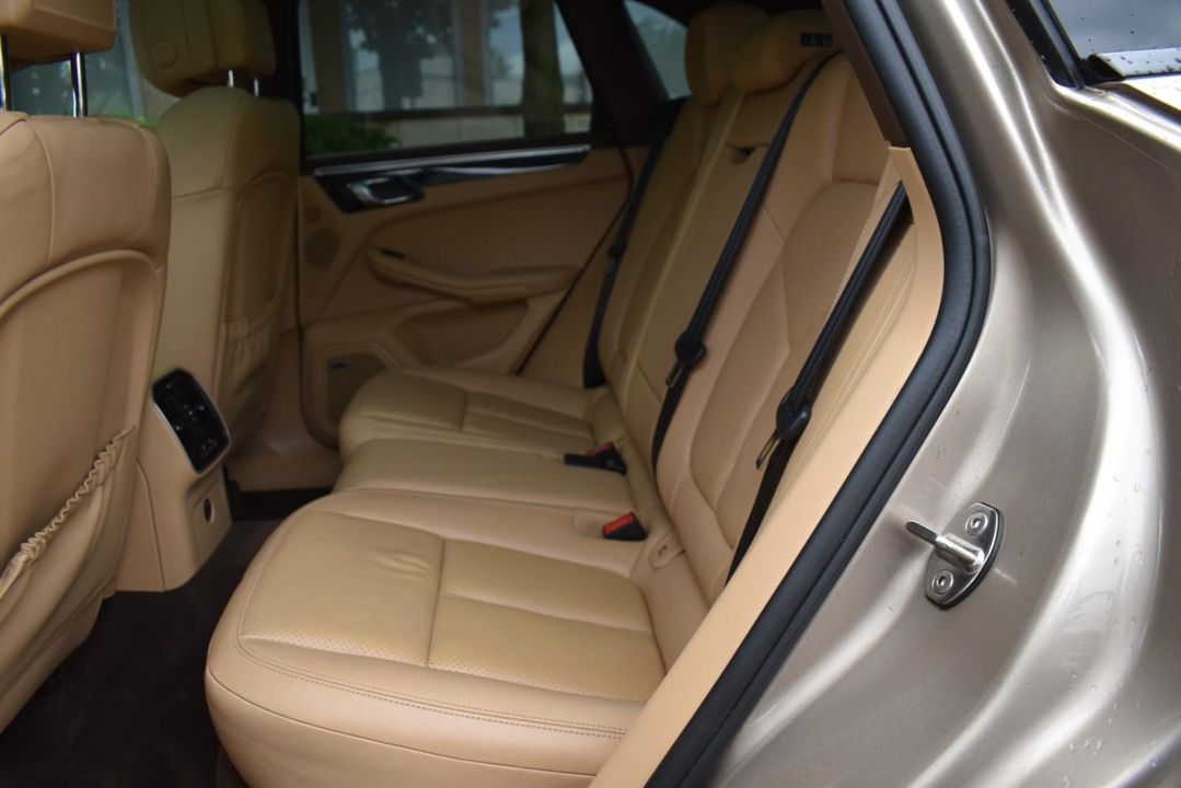 2017 Porsche Macan