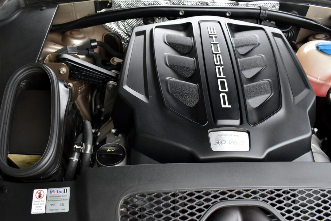 2017 Porsche Macan