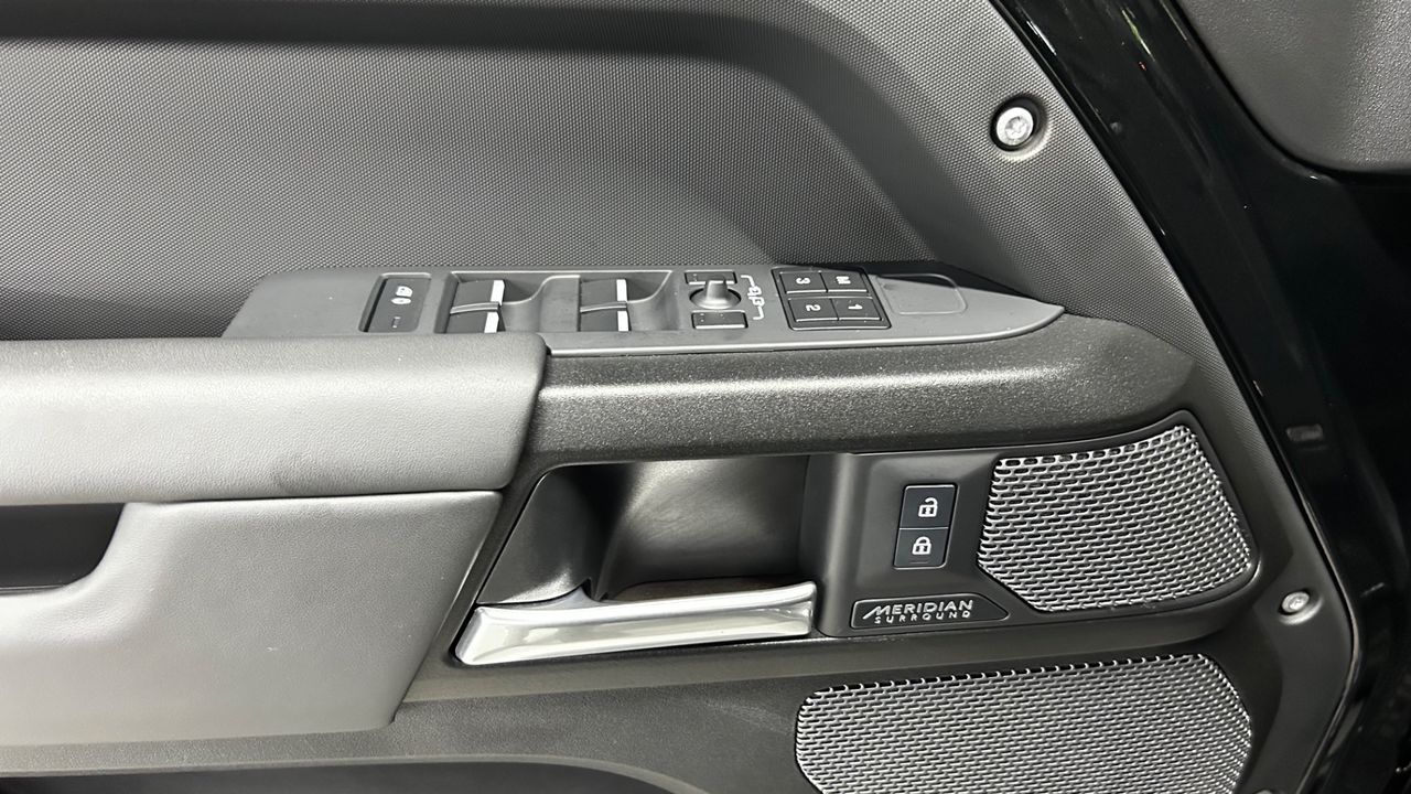 2023 Land Rover Defender