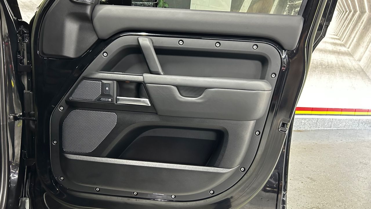 2023 Land Rover Defender