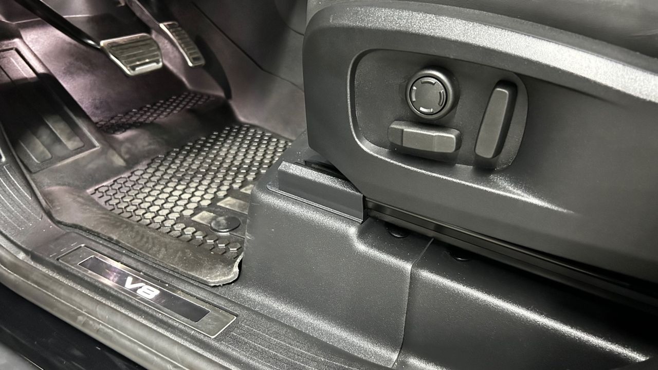 2023 Land Rover Defender